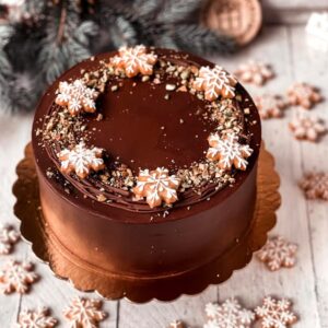 Chocolate Snowflake Wreath Cake