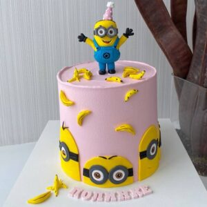 Minion Banana Cake
